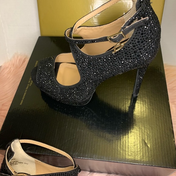 Thadi Sodi Chelsie Black Glitter Peep Toe Pumps - Picture 4 of 6